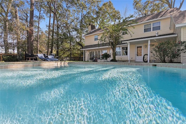 view of swimming pool