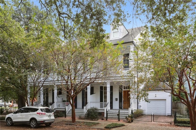 view of front of property featuring covered porch