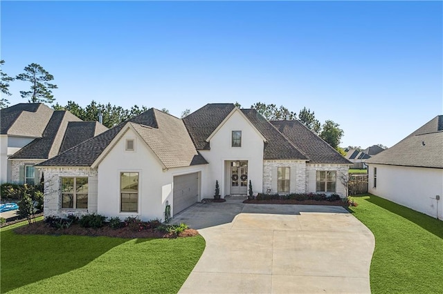 view of front of house featuring a front yard