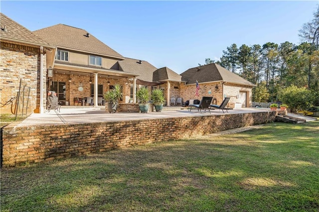 view of yard with a patio