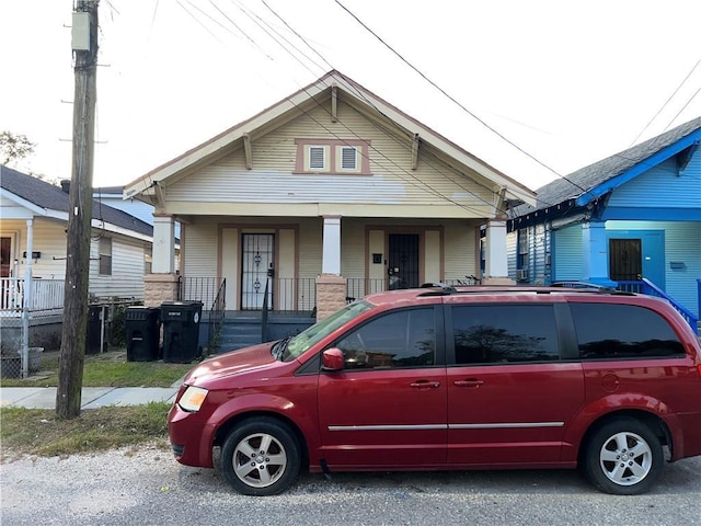 view of front of home featuring a porch