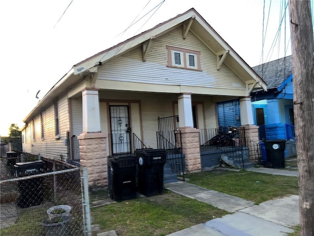 view of front of home with covered porch