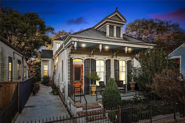 view of front of house featuring covered porch