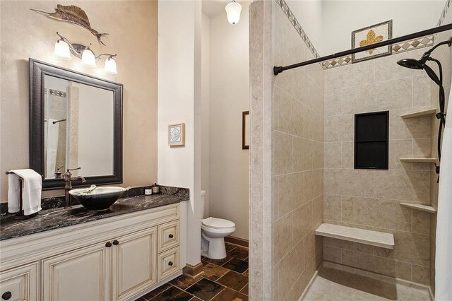 bathroom featuring vanity and an inviting chandelier