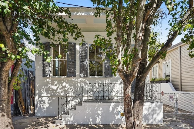 2417 Royal St, New Orleans, LA 70117 - view of property exterior