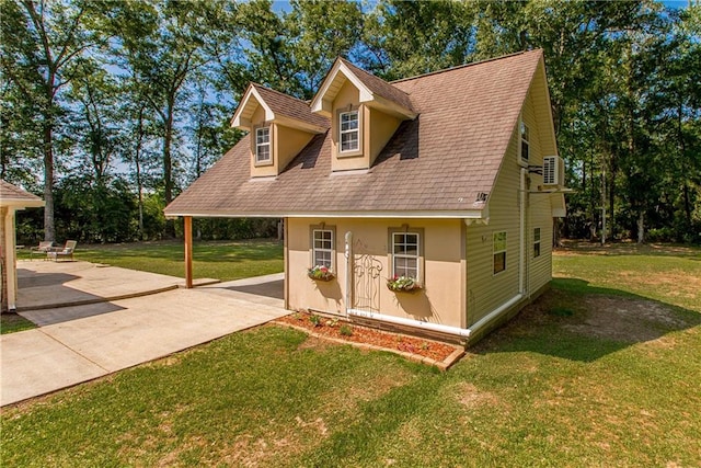 view of front of home featuring a front lawn