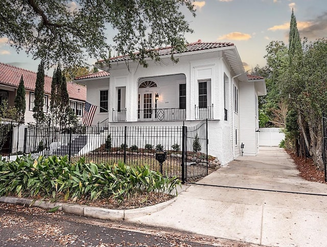 view of mediterranean / spanish-style house