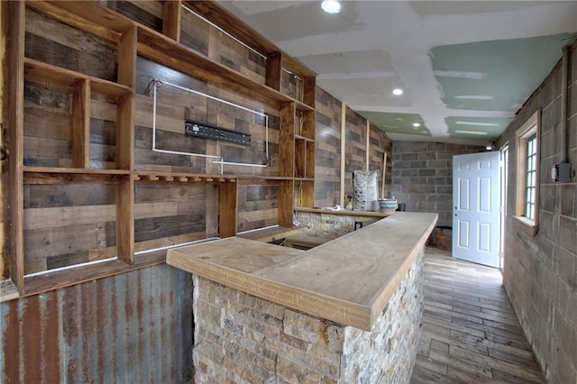 312931 N Claiborne Ave, New Orleans, LA 70117 - interior space with concrete block wall and recessed lighting