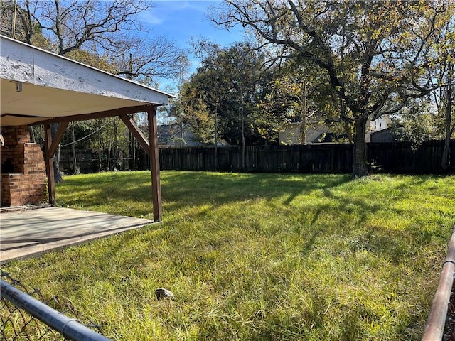 view of yard with a patio area