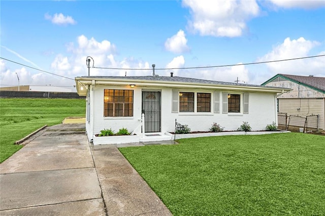 view of front of house with a front yard