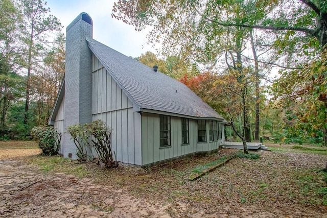 view of home's exterior