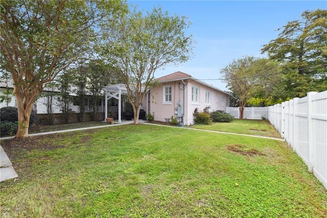 view of yard featuring a lanai