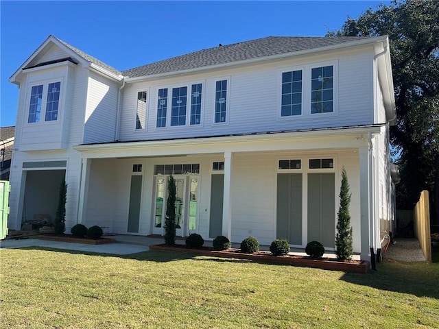 view of front of property featuring a front yard