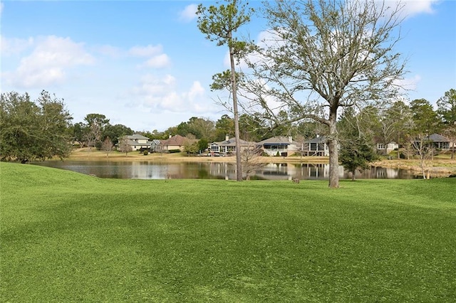 view of yard featuring a water view