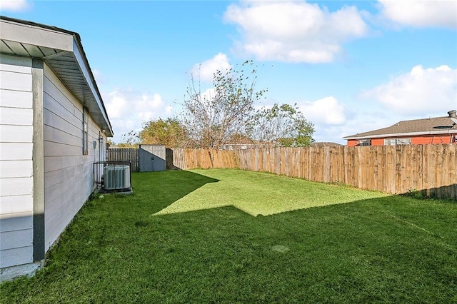 view of yard featuring cooling unit