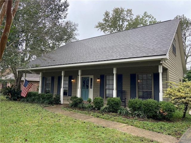 view of front of property with a front lawn