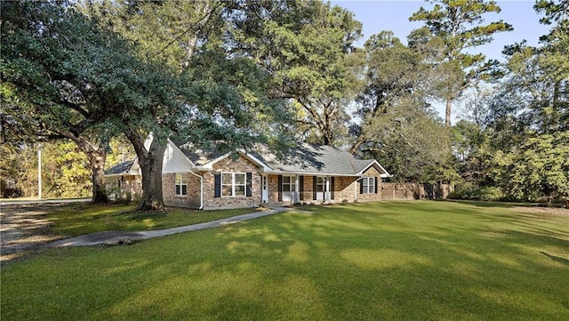 view of front of home with a front lawn