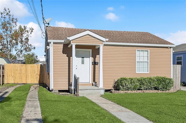 view of front of house with a front yard