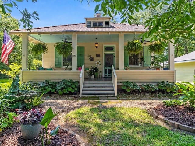 view of front of home featuring a porch