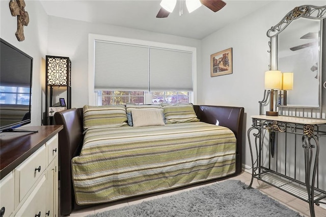 bedroom with ceiling fan