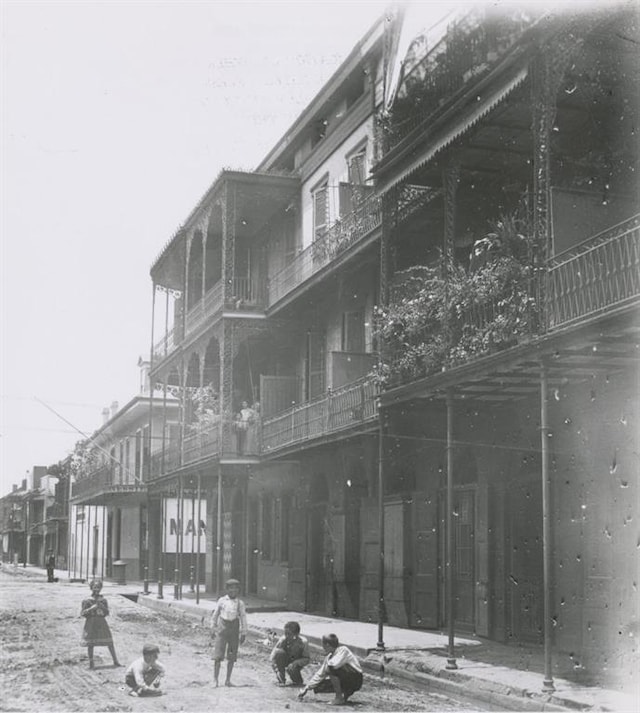 631 Saint Peter St Unit 4, New Orleans, LA 70116 - snow covered property