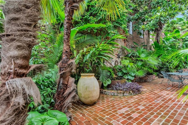 625 Dumaine St, New Orleans, LA 70116 - view of patio / terrace