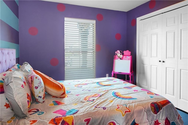 bedroom featuring a closet