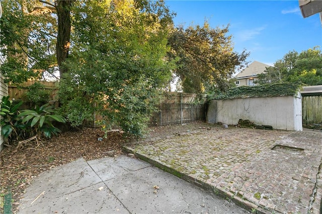 view of yard with a patio