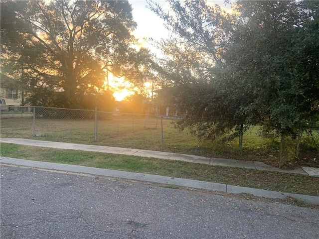 Listing photo 3 for 4804 Frenchmen St, New Orleans LA 70122