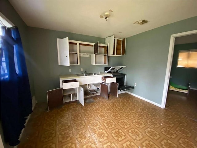 kitchen featuring sink