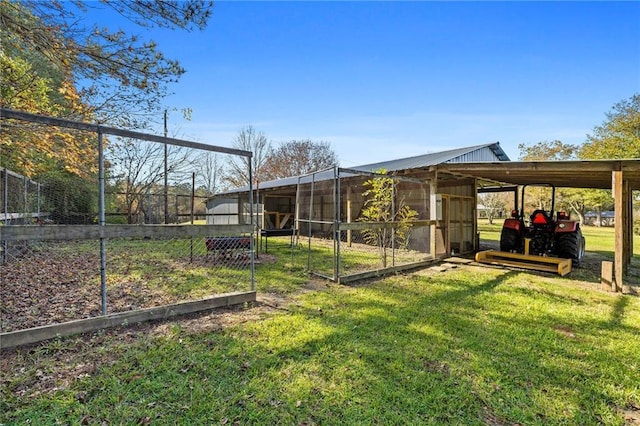 view of yard with an outdoor structure