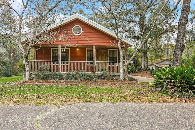 view of front facade with covered porch