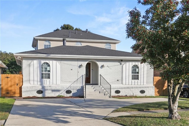 view of front of property