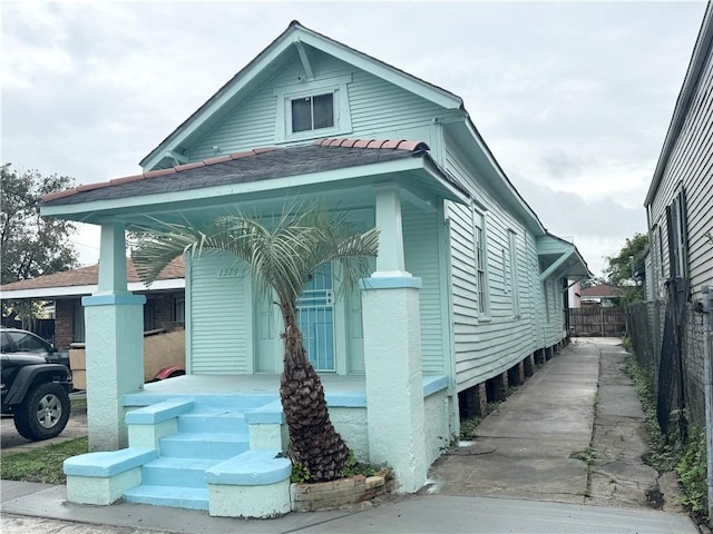 view of front of house featuring a porch