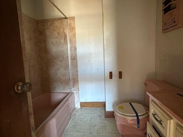 full bathroom featuring vanity, toilet, and shower / bath combination