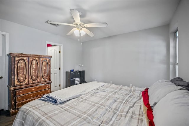 bedroom featuring ceiling fan