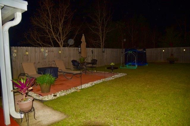 view of yard featuring a patio