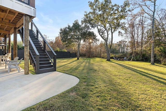 view of yard with a patio area