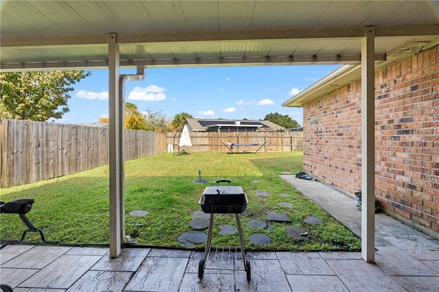 view of yard featuring a patio area