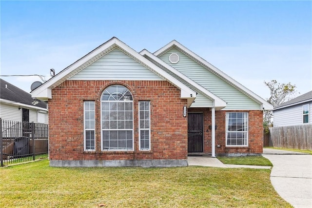 view of front of property with a front yard