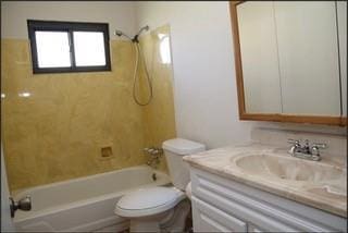 168 Prairieveiw Ct, Avondale, LA 70094 - bathroom with toilet, vanity, and shower / washtub combination