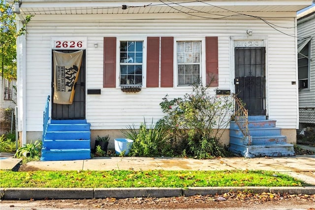 view of property entrance