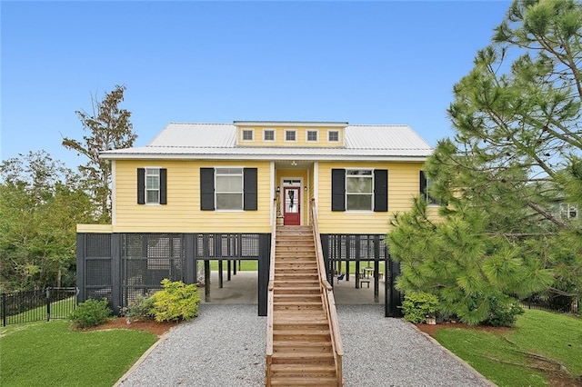 view of front of property with a front yard