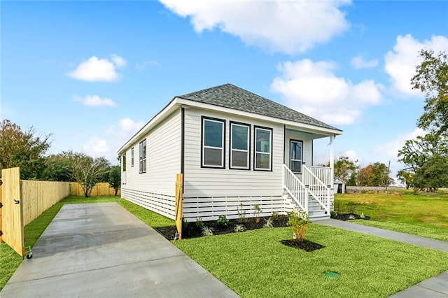 view of front of house with a front yard