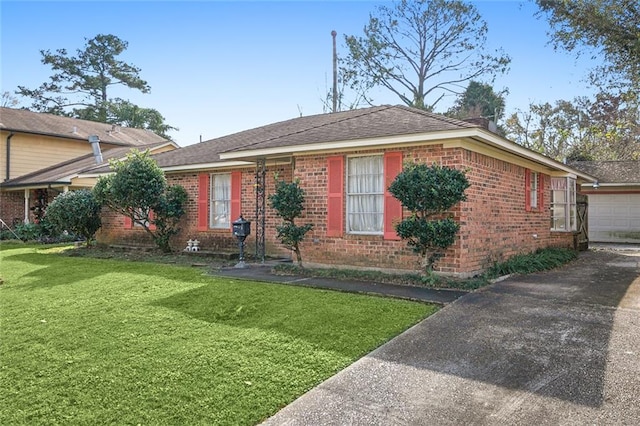 view of front of house with a front yard