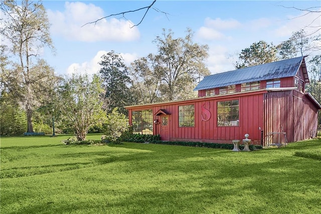 exterior space featuring a yard