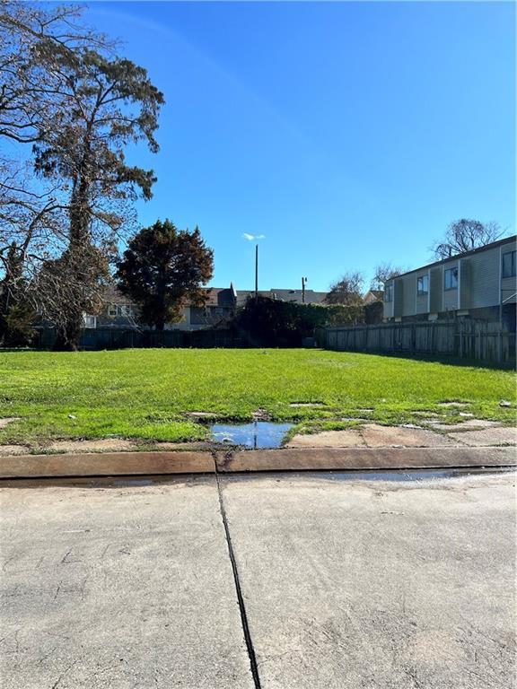 Listing photo 2 for 1545 Abbey Rd, Harvey LA 70058