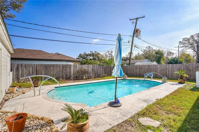 view of pool featuring pool water feature