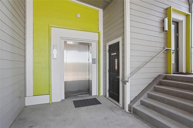 doorway to property with elevator