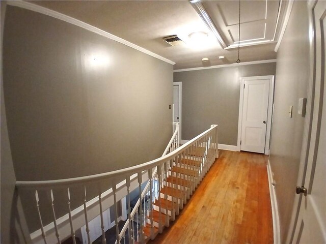 living room featuring ceiling fan and ornamental molding